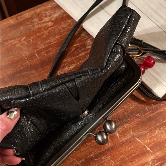 Jessica Simpson Textured Black Shoulder Bag - Picture 3 of 11